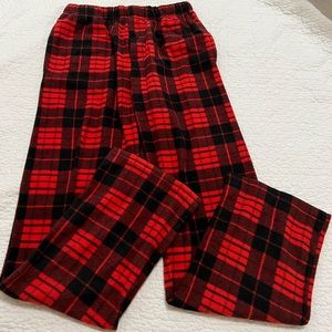 Black and red plaid pajama pants size S